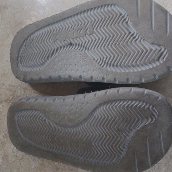 And1 boys slides size 2-3 - Picture 3 of 6